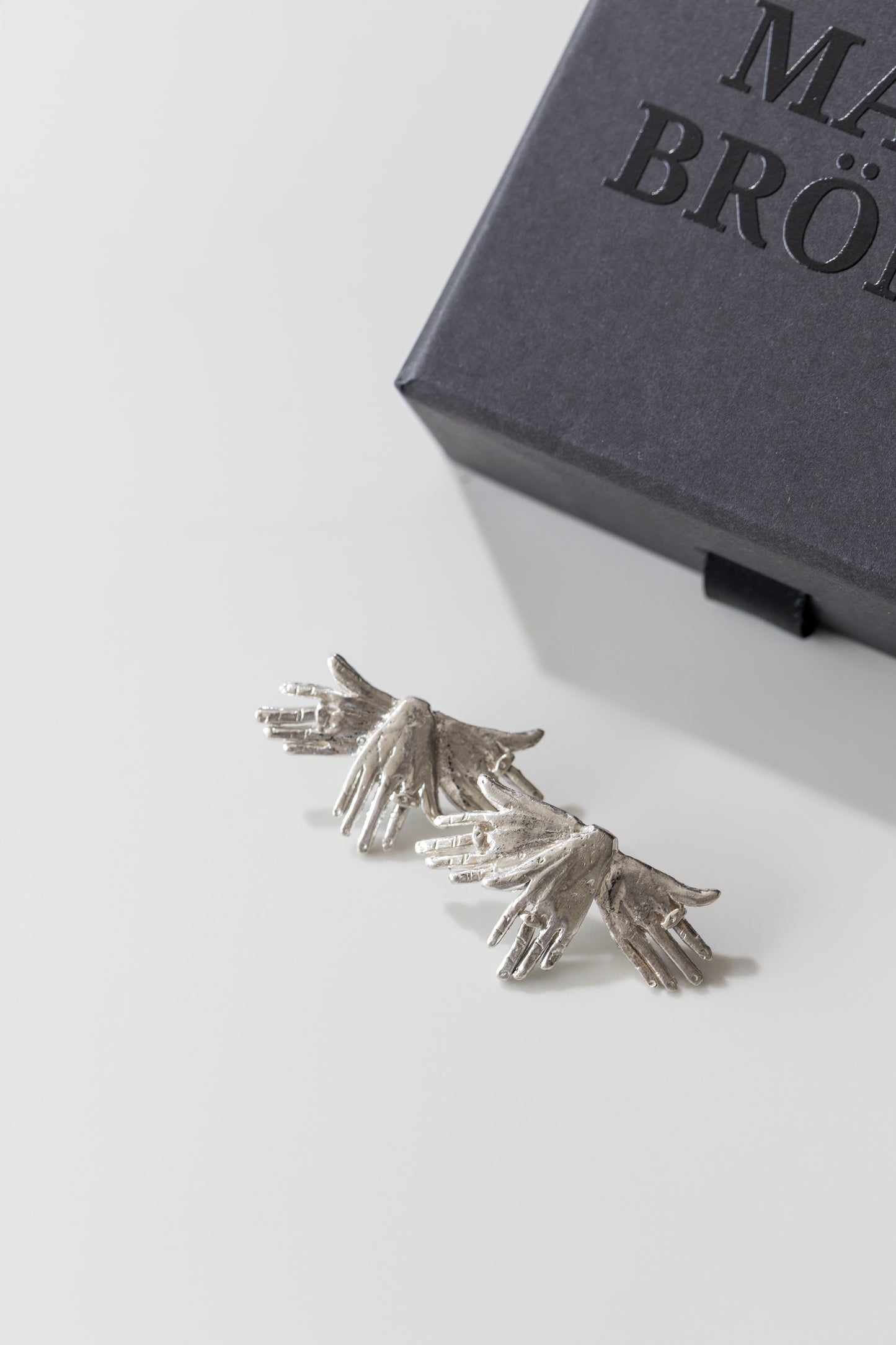 Palm hands earrings