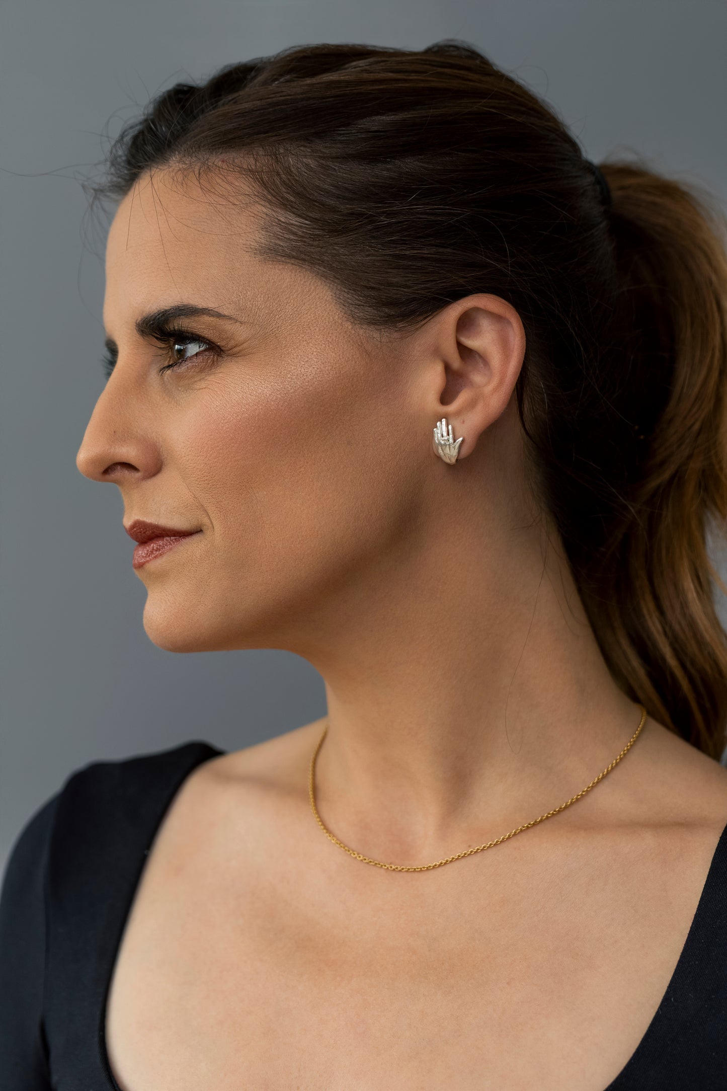 Hugging hands earrings